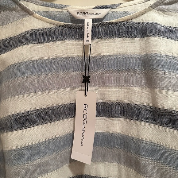 blue and white striped flowy top - Picture 4 of 6